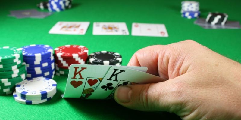 Ghi nhớ cách rút bài Baccarat cơ bản